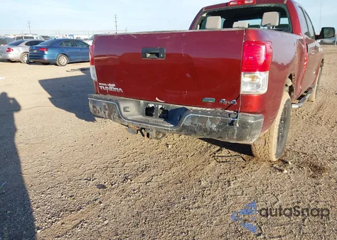 2010 Toyota Tundra Grade 5.7L V8 из США, поврежденный, VIN 5TFUW5F1XAX097861